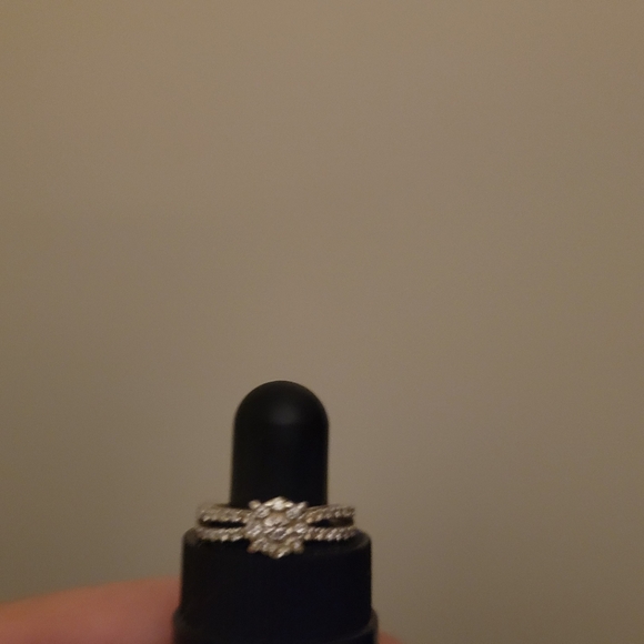 Jared engagement ring white gold, paperwork available - Picture 3 of 7